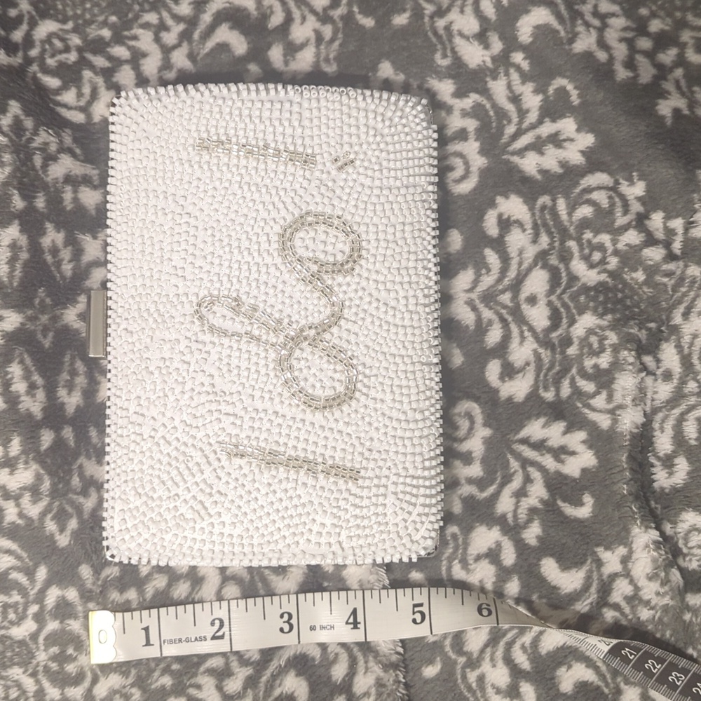 Elegant White Beaded Clutch - Picture 4 of 5